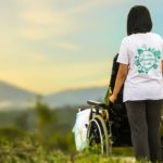 consideración al contratar discapacitados personas con discapacidad