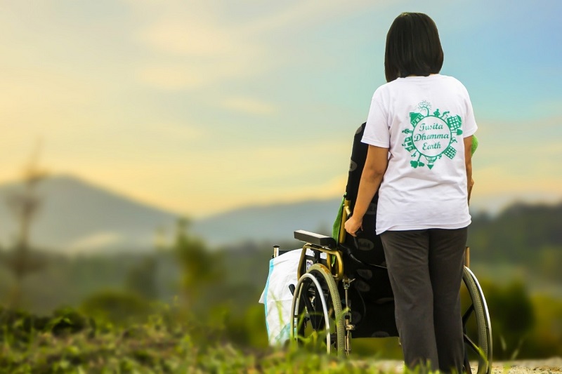 consideración al contratar discapacitados personas con discapacidad